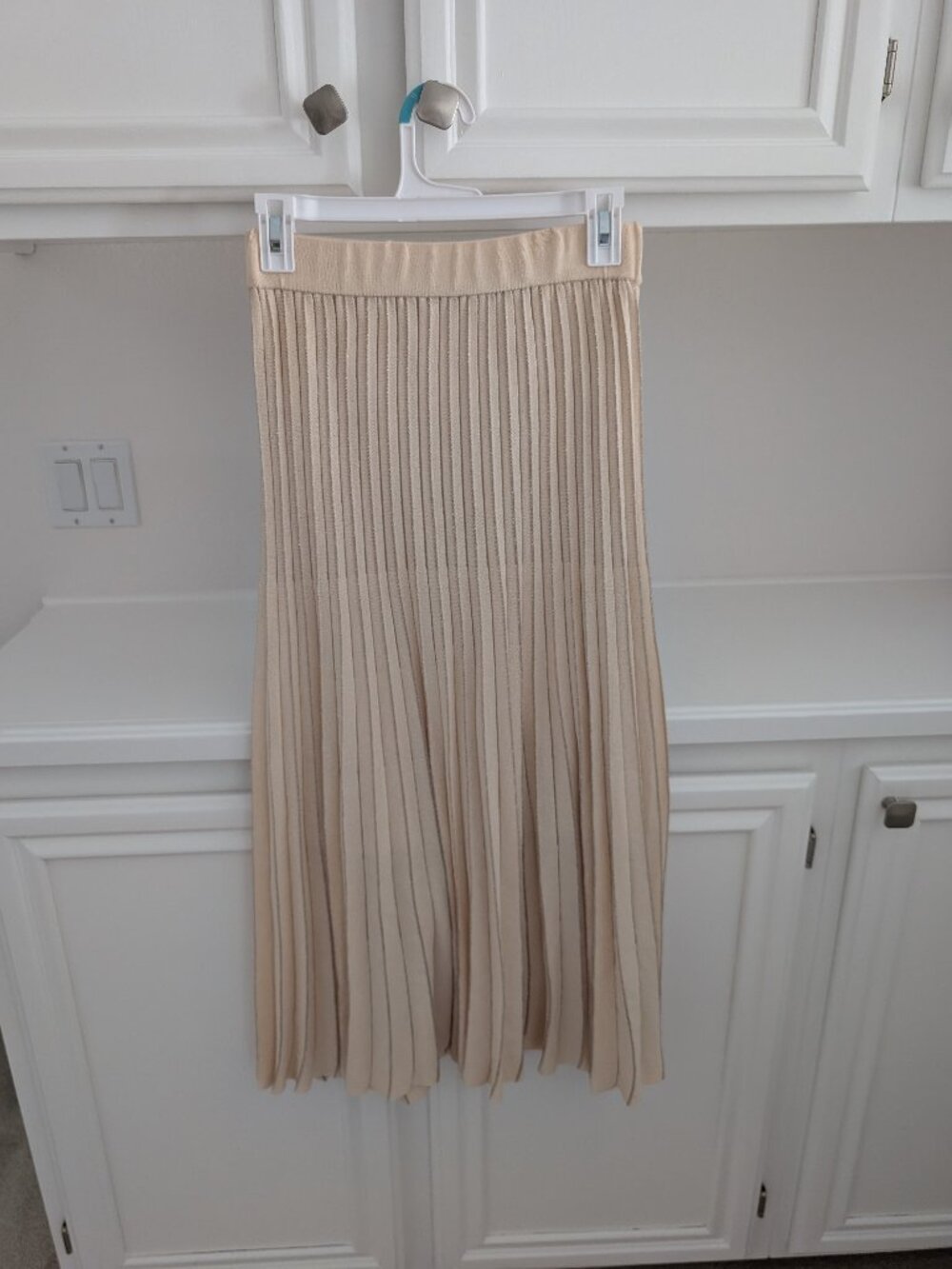 Juicy Couture Cream Accordion Pleated Midi Skirt